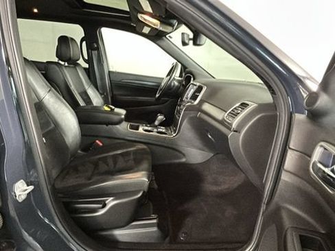 Used 2018 Jeep Grand Cherokee Altitude AWD/4WD image 31