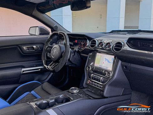 Used 2020 Ford Mustang Shelby GT500 w/ Carbon Fiber Track Pack image 40