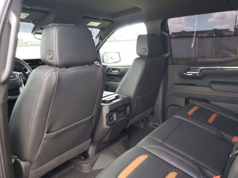 Used 2025 GMC Sierra 1500 AT4 w/ AT4 Premium Package AWD/4WD image 10