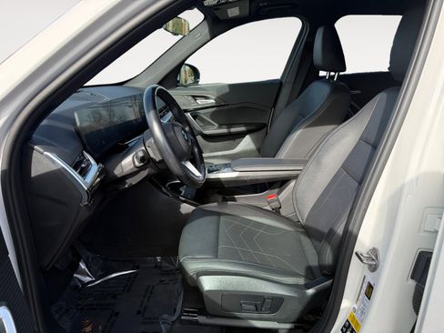 Used 2023 BMW X1 xDrive28i image 10