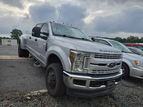 Used 2018 Ford F350 XL w/ Power Equipment Group AWD/4WD image 1
