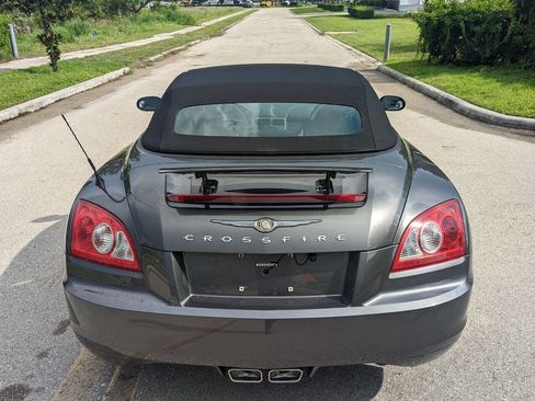 Used 2005 Chrysler Crossfire Limited image 5
