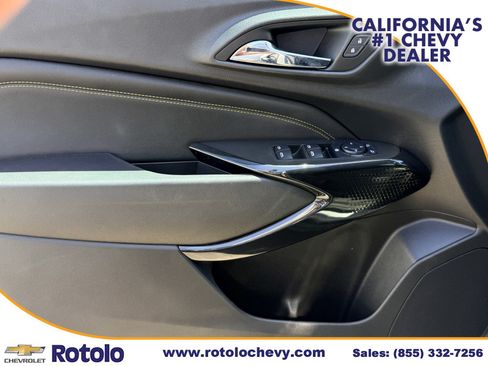 Used 2025 Chevrolet Trax LT w/ LT Convenience Package FWD image 18