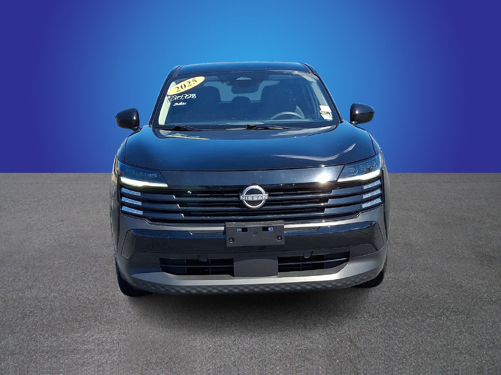 Used 2025 Nissan Kicks SV FWD image 2
