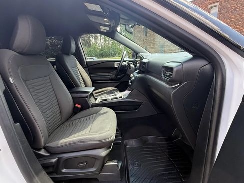 Used 2020 Ford Explorer XLT AWD/4WD image 35