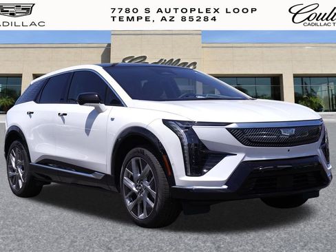 New 2025 Cadillac Optiq Luxury 1 image 1