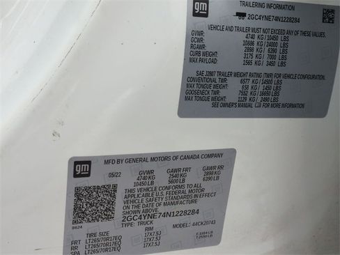 Used 2022 Chevrolet Silverado 2500 LT w/ Snow Plow Prep/Camper Package image 32