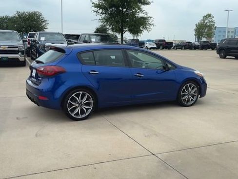 Used 2018 Kia Forte SX FWD image 2