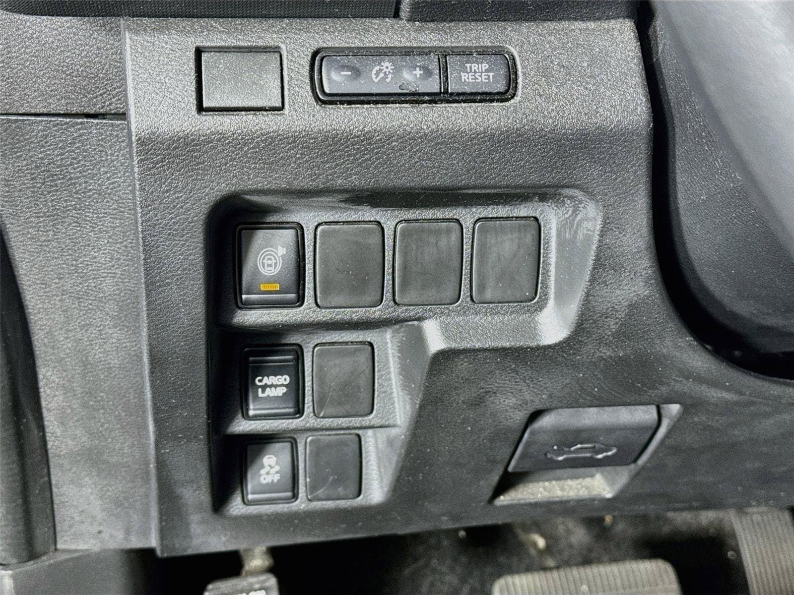 Used 2024 Nissan Frontier SV w/ Technology Package RWD image 11