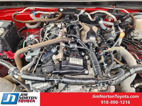 Used 2024 Toyota Tacoma TRD Off-Road AWD/4WD image 31