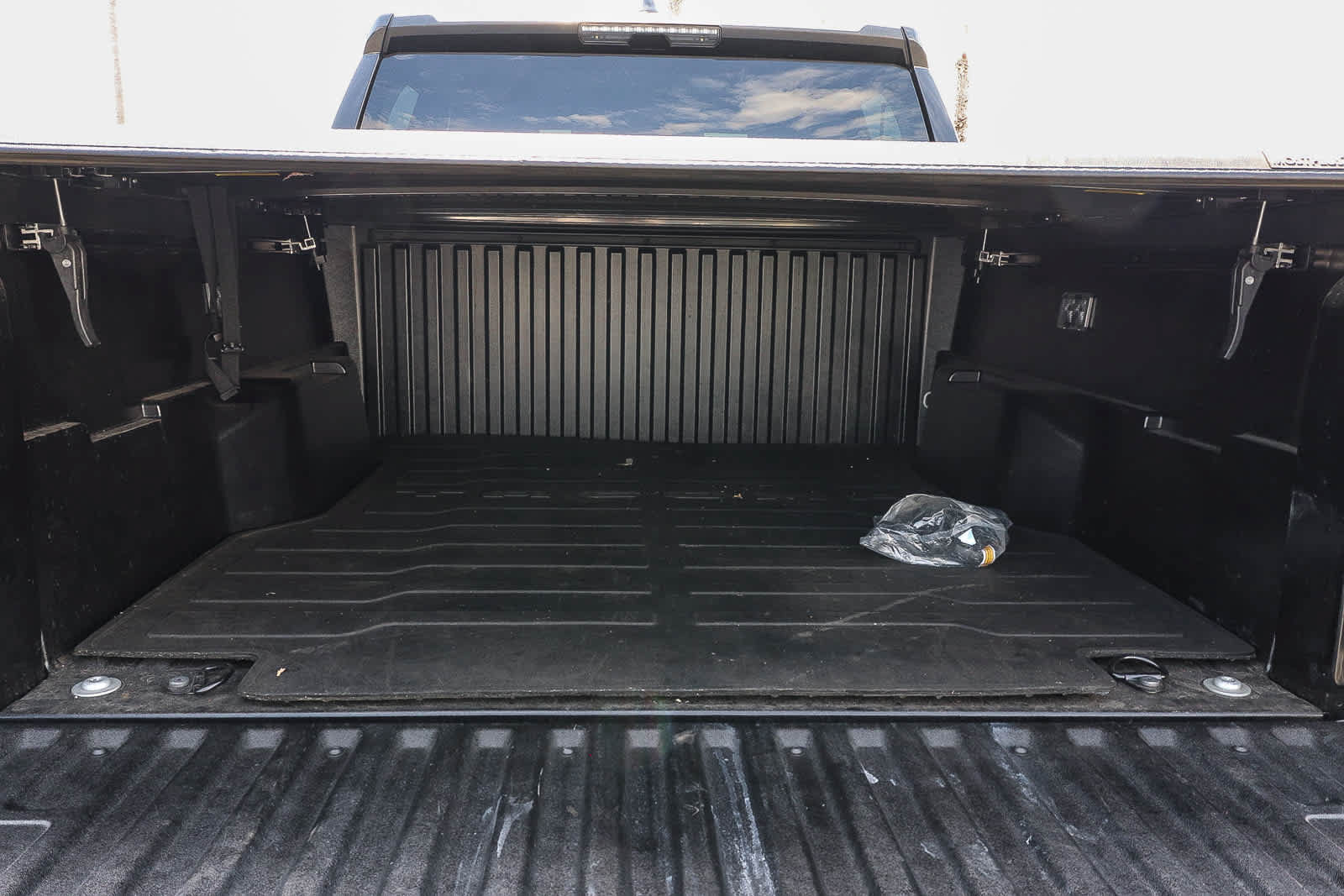 Used 2025 Toyota Tacoma SR5 RWD image 18