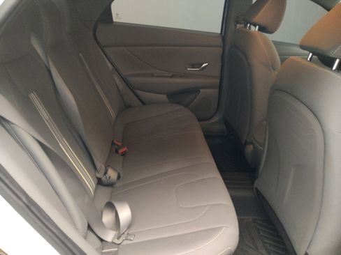 Used 2023 Hyundai Elantra SEL FWD image 19