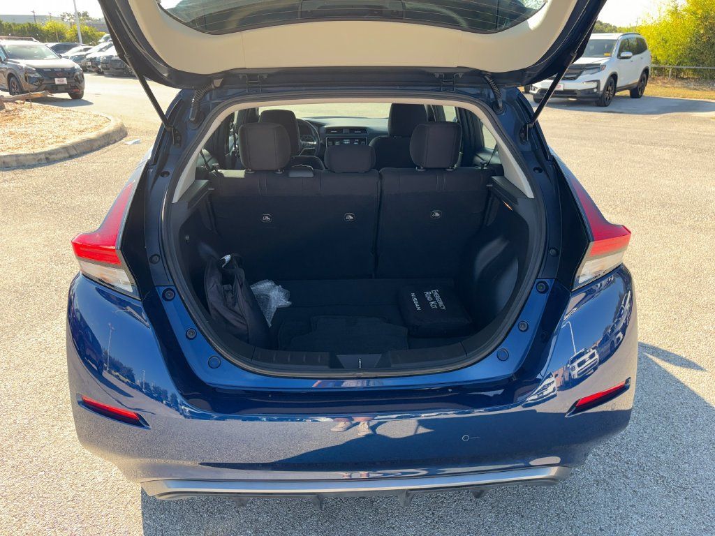 Used 2025 Nissan Leaf S FWD image 29