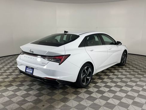 Certified 2022 Hyundai Elantra Limited w/ Cargo Package image 24