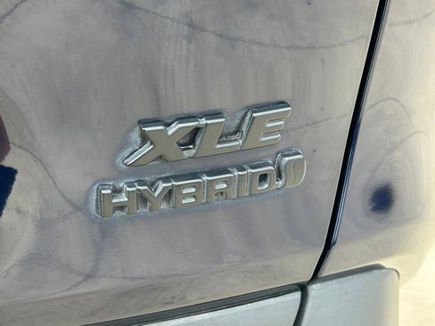 Used 2022 Toyota RAV4 XLE w/ Convenience Package AWD/4WD image 14