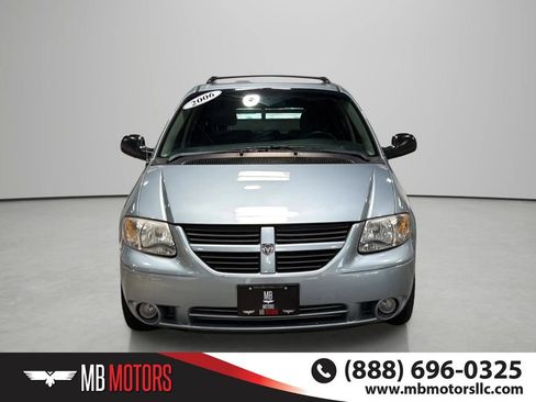 Used 2006 Dodge Grand Caravan SXT FWD image 2