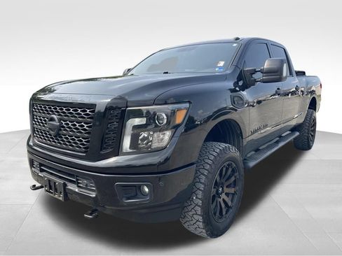 Used 2018 Nissan Titan SV w/ SV Convenience Package AWD/4WD image 16