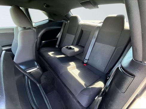 Certified 2016 Dodge Challenger SXT image 19