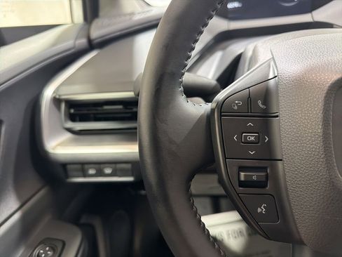 Used 2025 Toyota Prius LE AWD/4WD image 27
