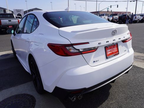 New 2026 Toyota Camry SE image 9