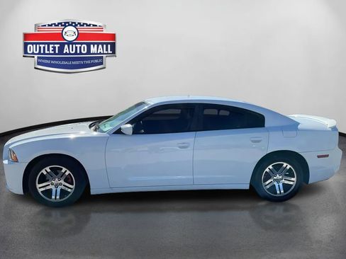 Used 2014 Dodge Charger SE image 6