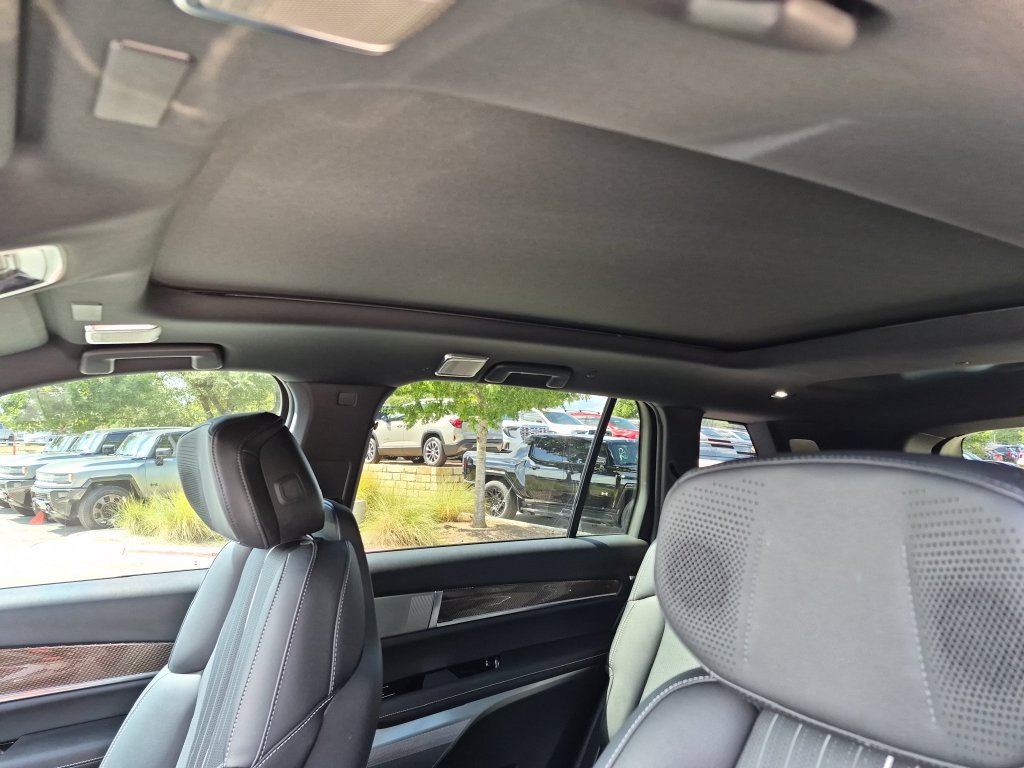 Used 2026 Cadillac Vistiq Sport AWD/4WD image 27