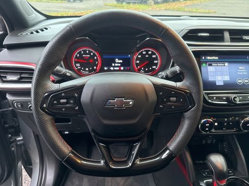 Used 2023 Chevrolet TrailBlazer RS w/ Sun and Liftgate Package image 29
