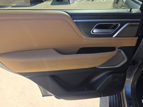 Used 2025 INFINITI QX80 Sensory AWD/4WD image 15