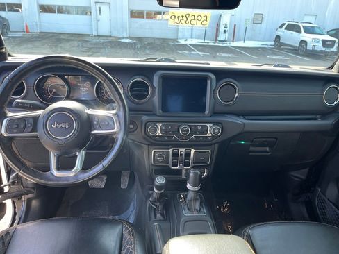 Used 2023 Jeep Wrangler Altitude image 13