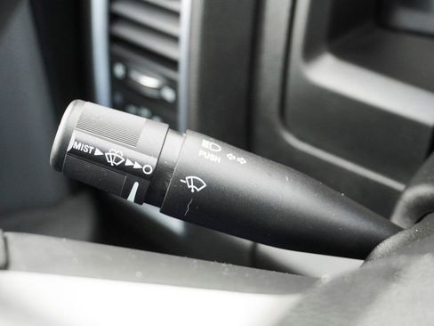 Used 2023 RAM 1500 Classic SLT image 19