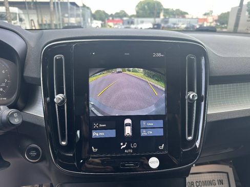 Used 2022 Volvo XC40 T5 Momentum AWD/4WD image 15