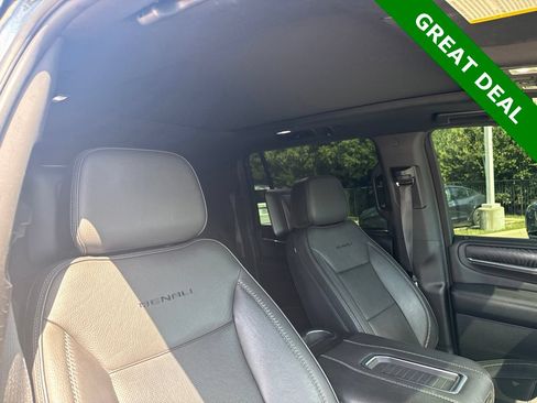 Used 2021 GMC Yukon XL Denali w/ Denali Ultimate Package AWD/4WD image 13