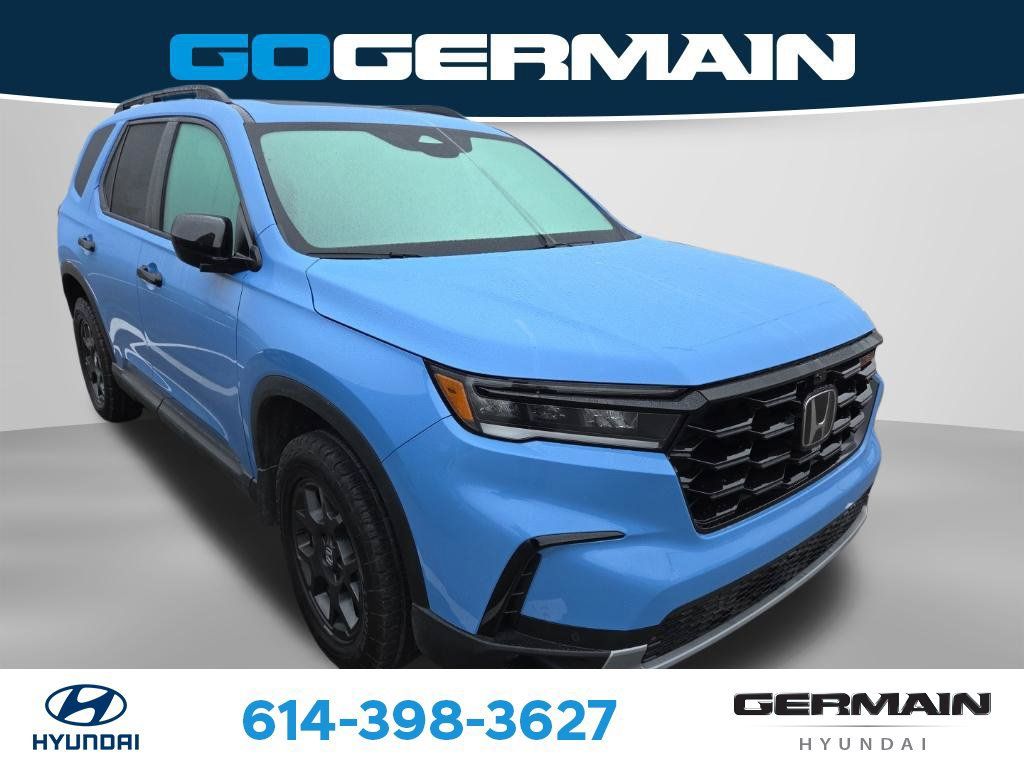 Used 2025 Honda Pilot TrailSport image 1