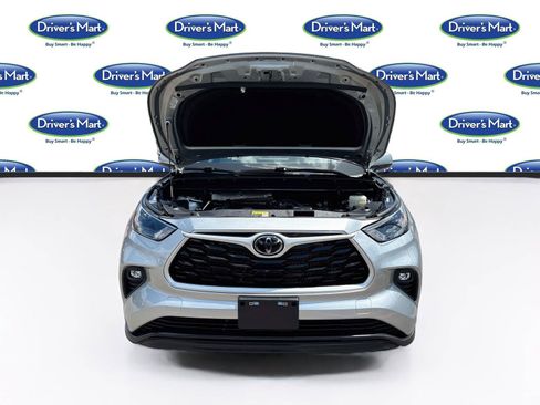 Used 2023 Toyota Highlander LE FWD image 32