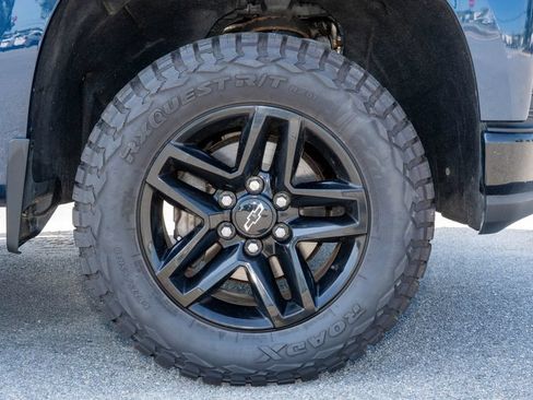 Used 2020 Chevrolet Silverado 1500 Custom Trail Boss w/ Custom Convenience Package AWD/4WD image 31