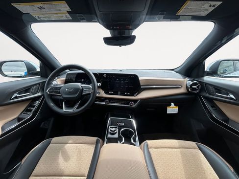 New 2026 Chevrolet Equinox ACTIV w/ Convenience Package III AWD/4WD image 11