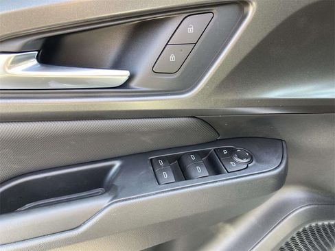 New 2026 Chevrolet Equinox EV LT image 15