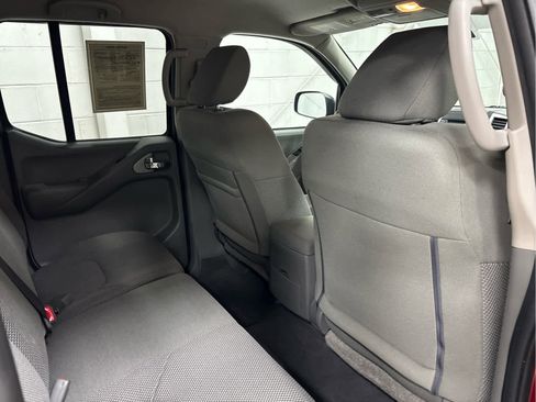 Used 2019 Nissan Frontier SV image 21