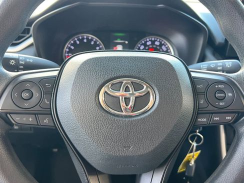 Used 2019 Toyota RAV4 LE FWD image 24