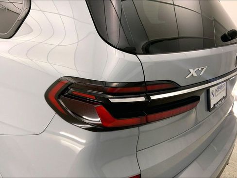 Certified 2025 BMW X7 xDrive40i w/ M Sport Package image 28