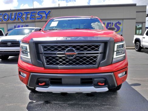 Used 2021 Nissan Titan PRO-4X w/ Pro-4x Convenience Package AWD/4WD image 2