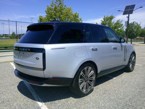 Used 2023 Land Rover Range Rover SE AWD/4WD image 13