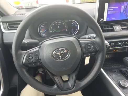 Used 2025 Toyota RAV4 LE image 15