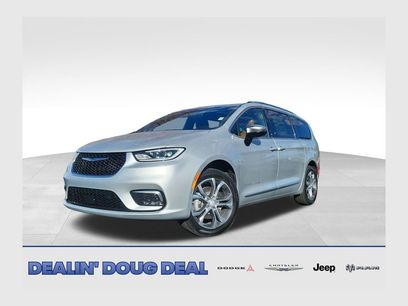 New 2026 Chrysler Pacifica Pinnacle w/ Trailer Tow Group
