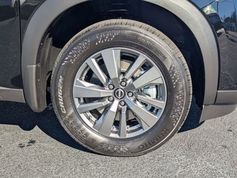 New 2026 Nissan Pathfinder SV image 10