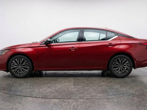 Used 2025 Nissan Altima 2.5 SV image 5