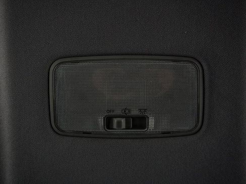 Used 2020 Toyota Camry LE image 10