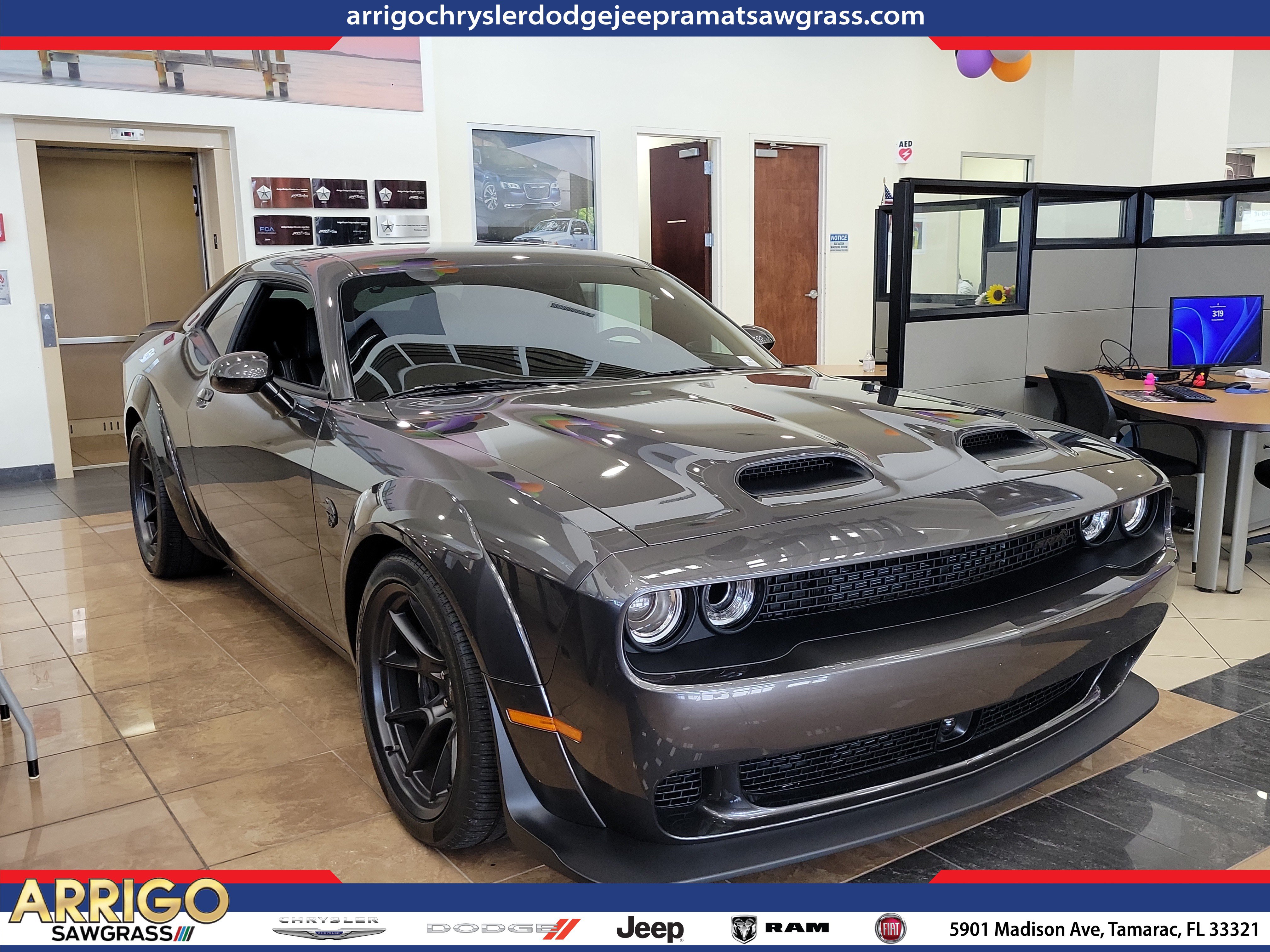 Used 2023 Dodge Challenger SRT Hellcat RWD image 1