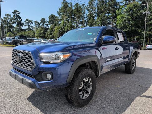 Used 2023 Toyota Tacoma TRD Off-Road w/ Technology Package RWD image 4