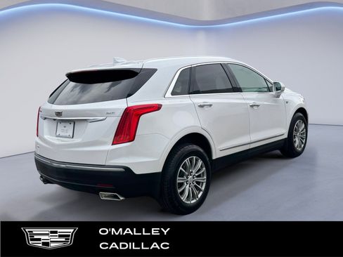 Used 2017 Cadillac XT5 Luxury w/ Driver Awareness Package image 5